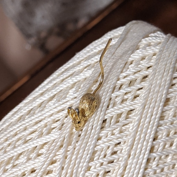 Small Mouse Pin - Picture 2 of 6